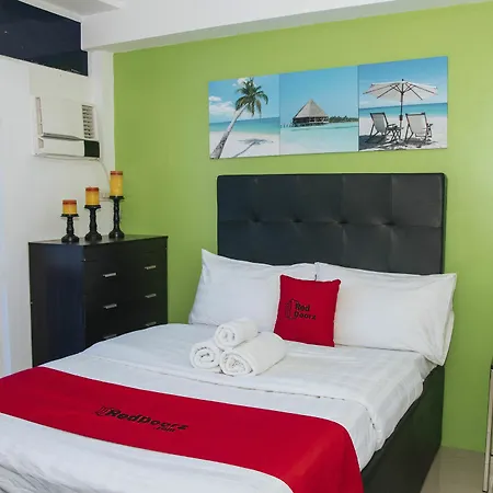 Reddoorz Plus @ Buendia Ave Makati